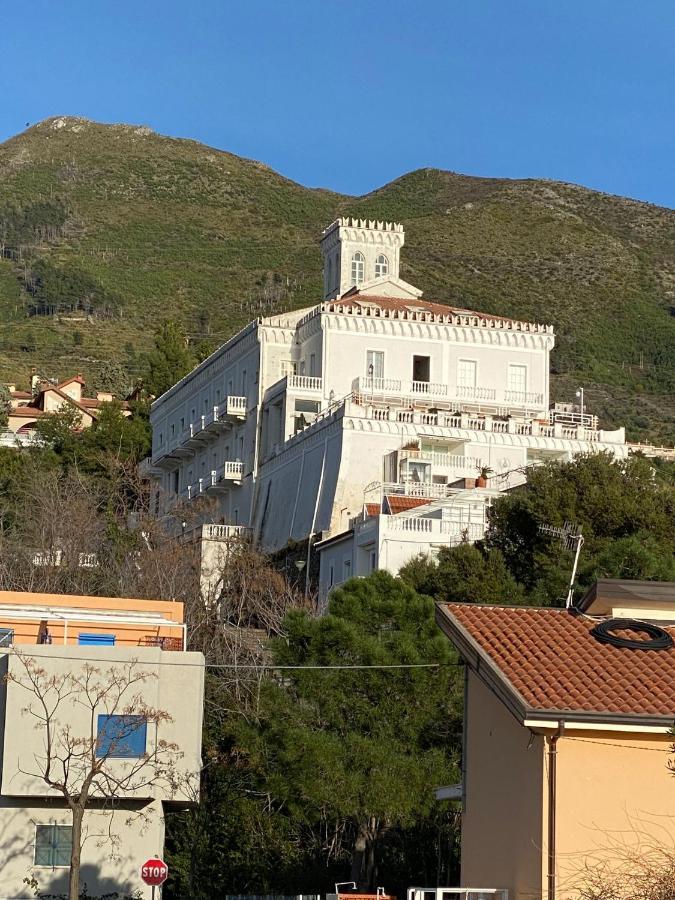 Appartamento Nel Fabbricato Denominato Il Castello Praia a Mare Buitenkant foto