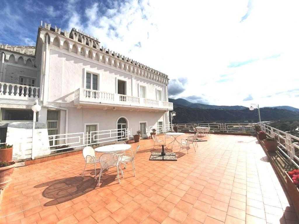 Appartamento Nel Fabbricato Denominato Il Castello Praia a Mare Buitenkant foto