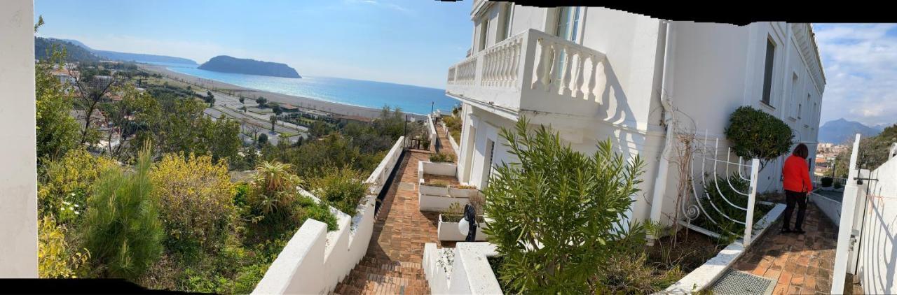 Appartamento Nel Fabbricato Denominato Il Castello Praia a Mare Buitenkant foto