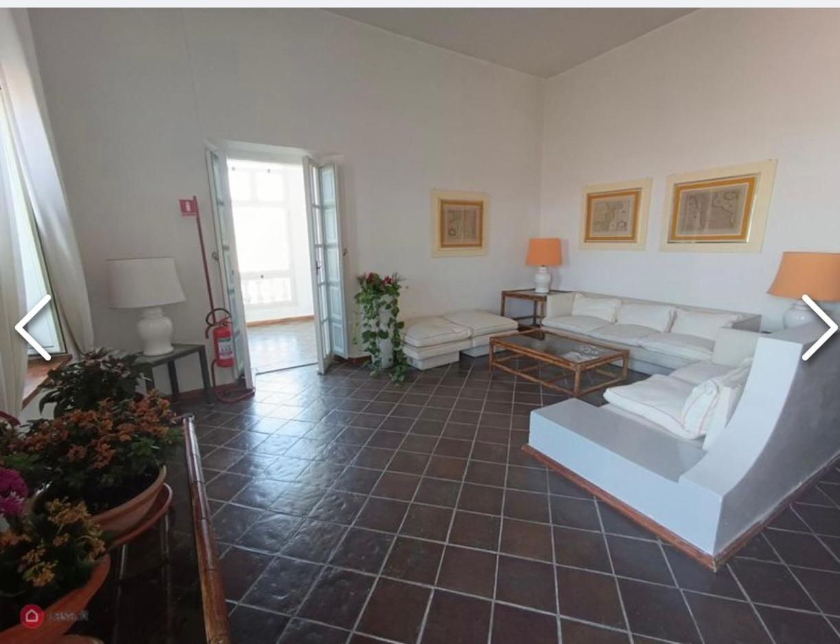 Appartamento Nel Fabbricato Denominato Il Castello Praia a Mare Buitenkant foto